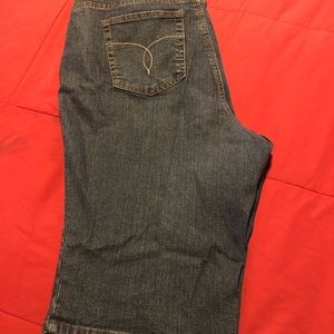 Women’s Denim capris